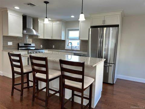 59 New Hampshire Avenue Massapequa NY 11758