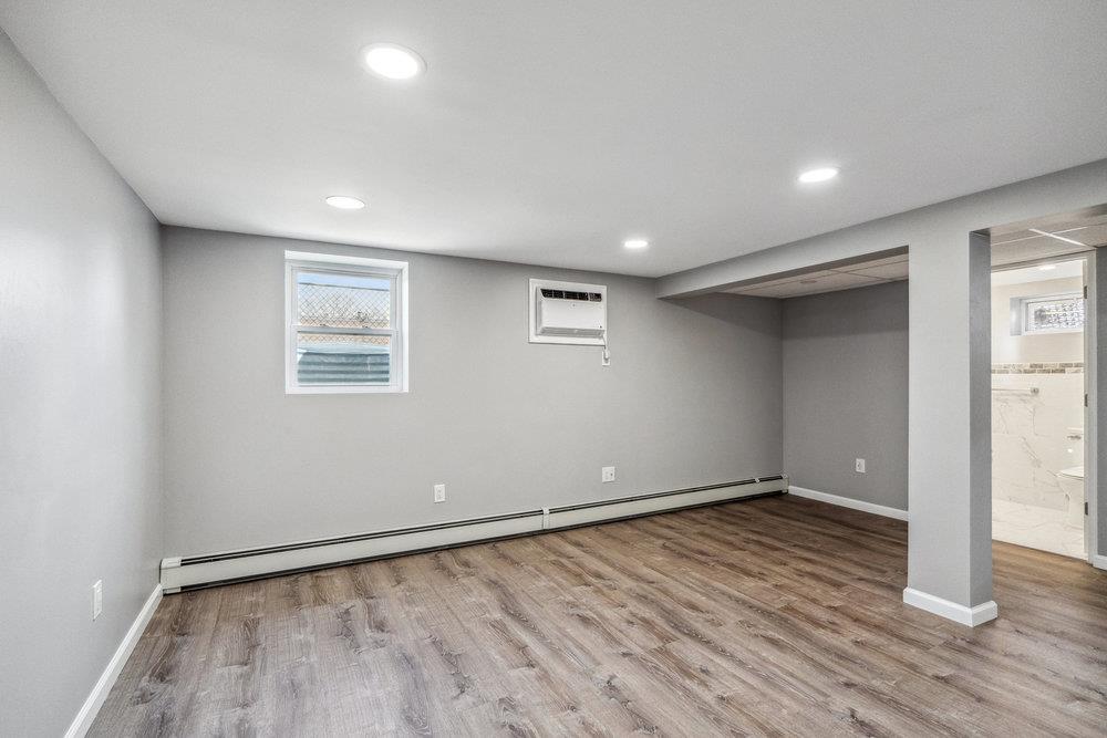 2524 N Jerusalem Road, Bellmore, New York image 12