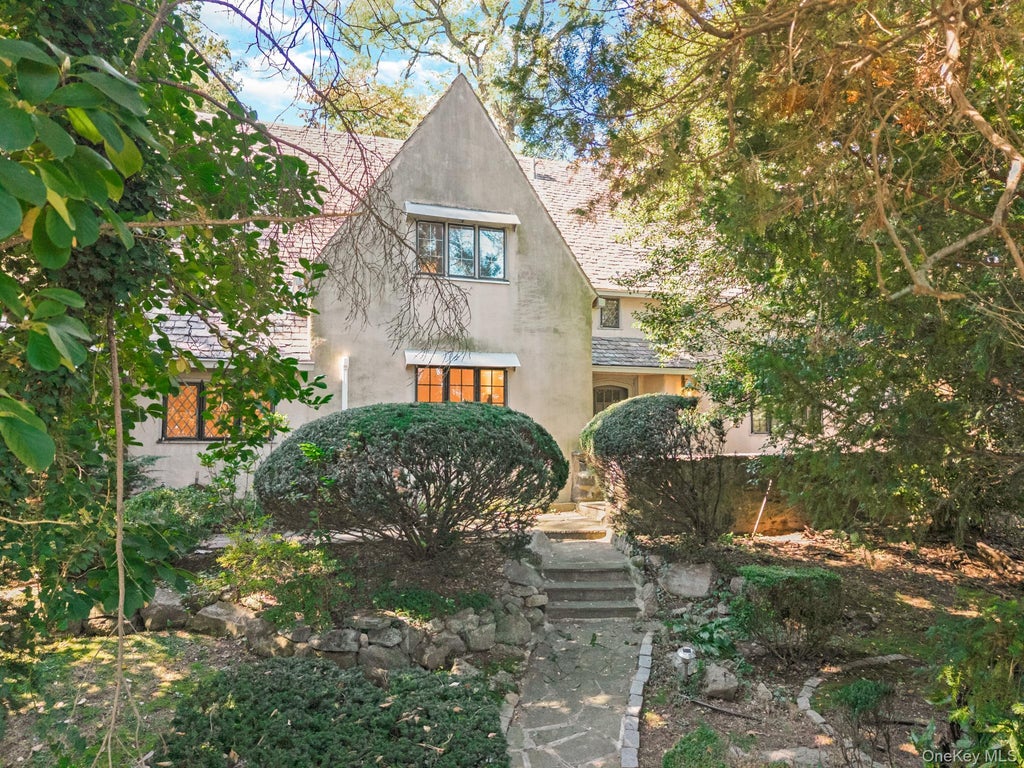 Photo of 359 Ridge Road, Little Neck, NY 11363 (MLS # 1065059)