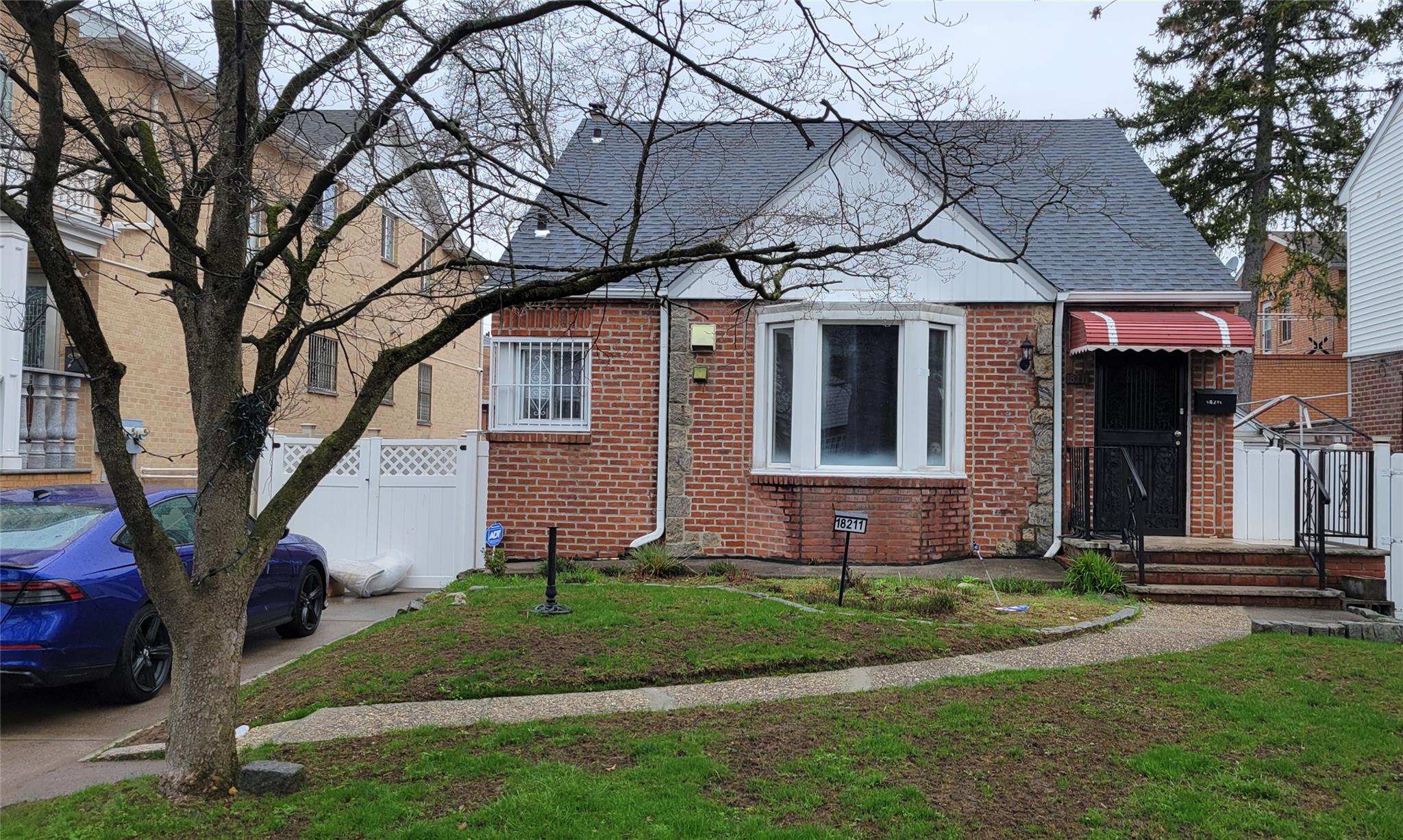 Rental Property at 64 Avenue, Fresh Meadows, Queens, NY - Bedrooms: 3 
Bathrooms: 2 
Rooms: 6  - $4,200 MO.