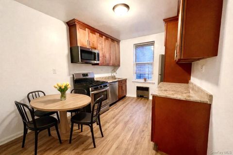 Homes For Sale - 2080 Barnes Avenue #5B<br/> Bronx, NY 10462