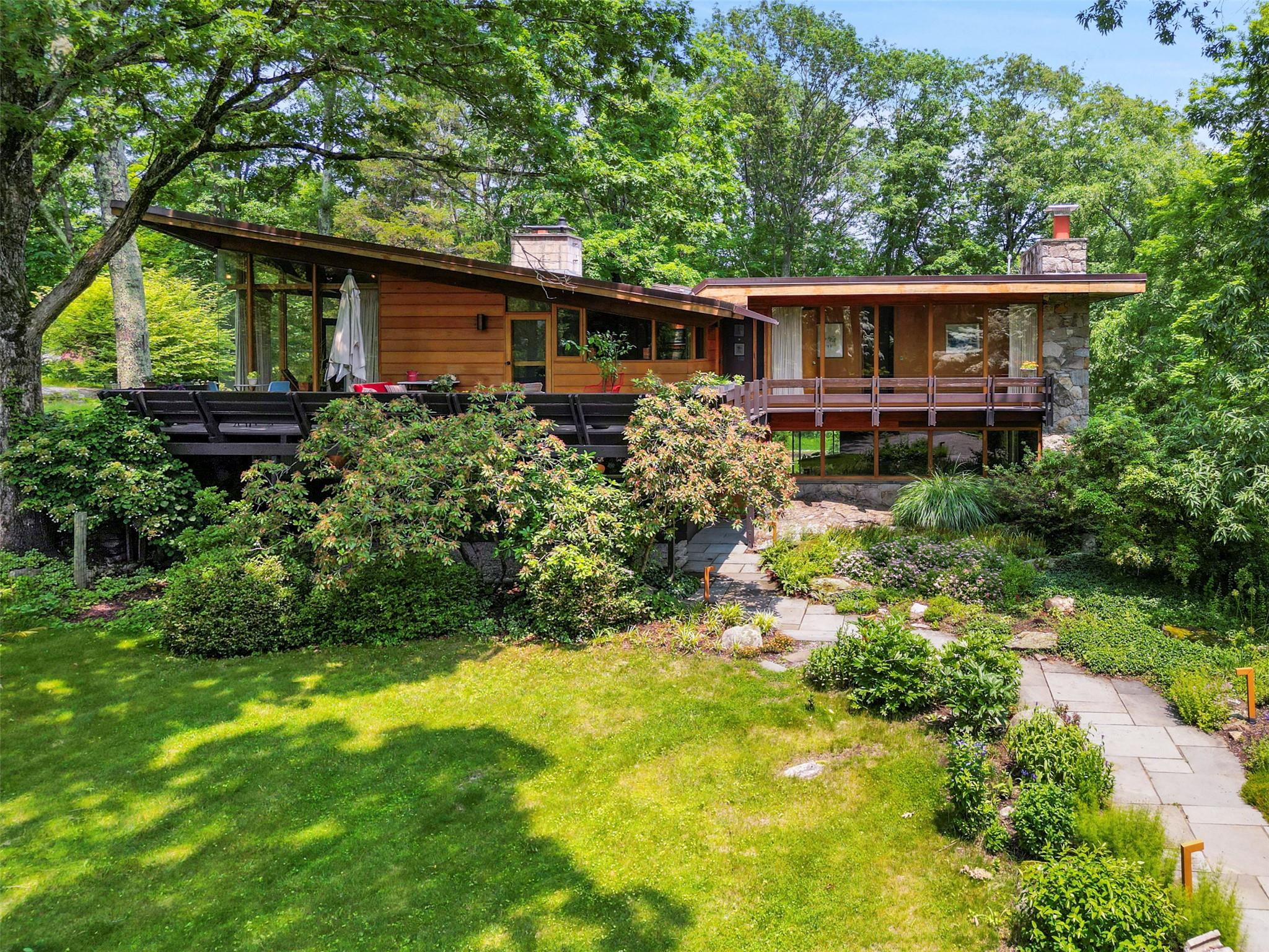 Property for Sale at Salem Road, Pound Ridge, New York - Bedrooms: 2 
Bathrooms: 3 
Rooms: 8  - $1,595,000