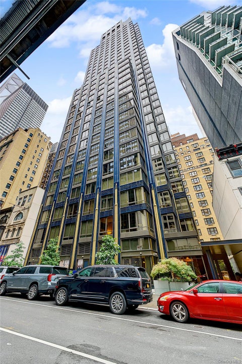 Condo For Rent - 135 E 47th Street #30C<br/> New York (Manhattan), NY 10017