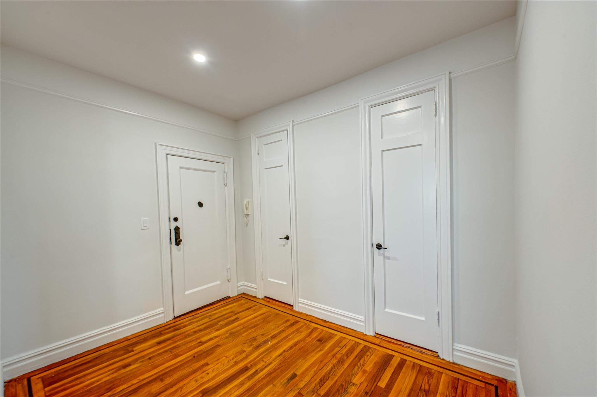 12 Hamilton Place #C10, Garden City, New York image 5