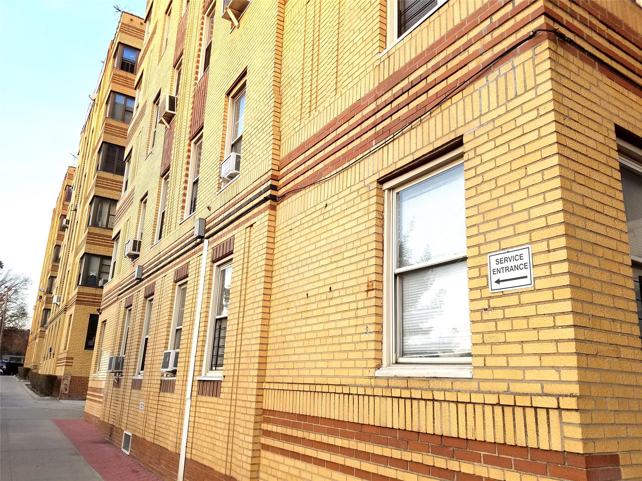 Bronx Park East Street 6J