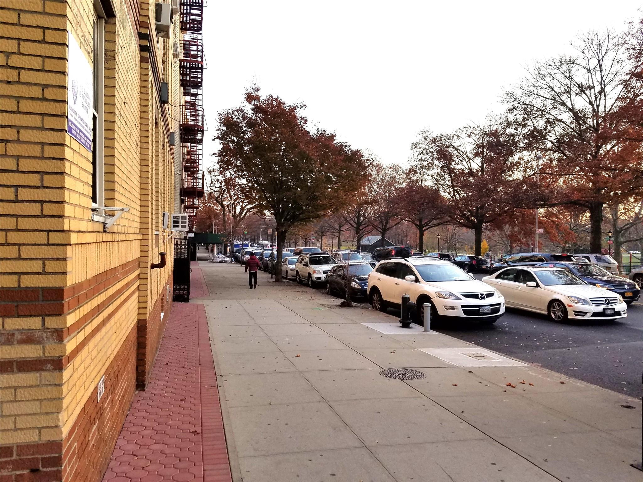 Bronx Park East Street 6J