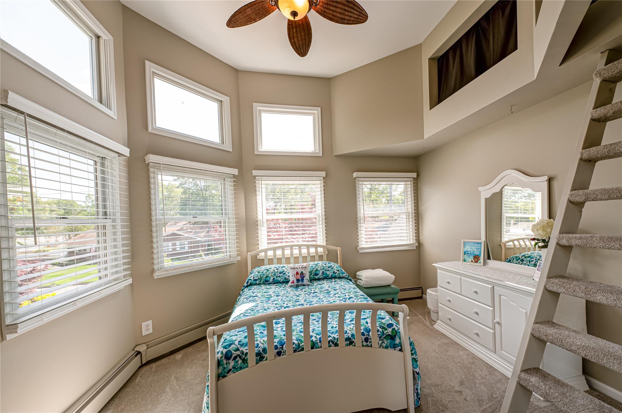 11 Aron Street, Smithtown, New York image 19