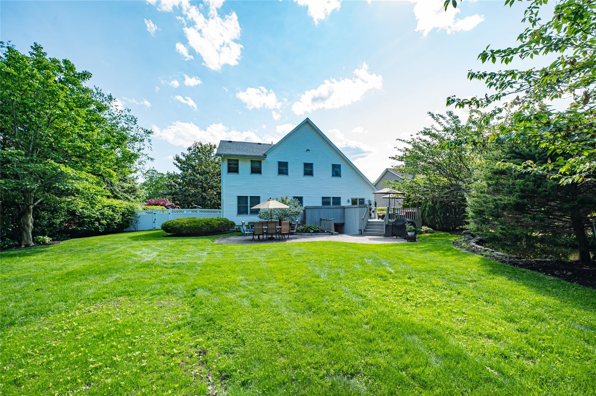11 Aron Street, Smithtown, New York image 33