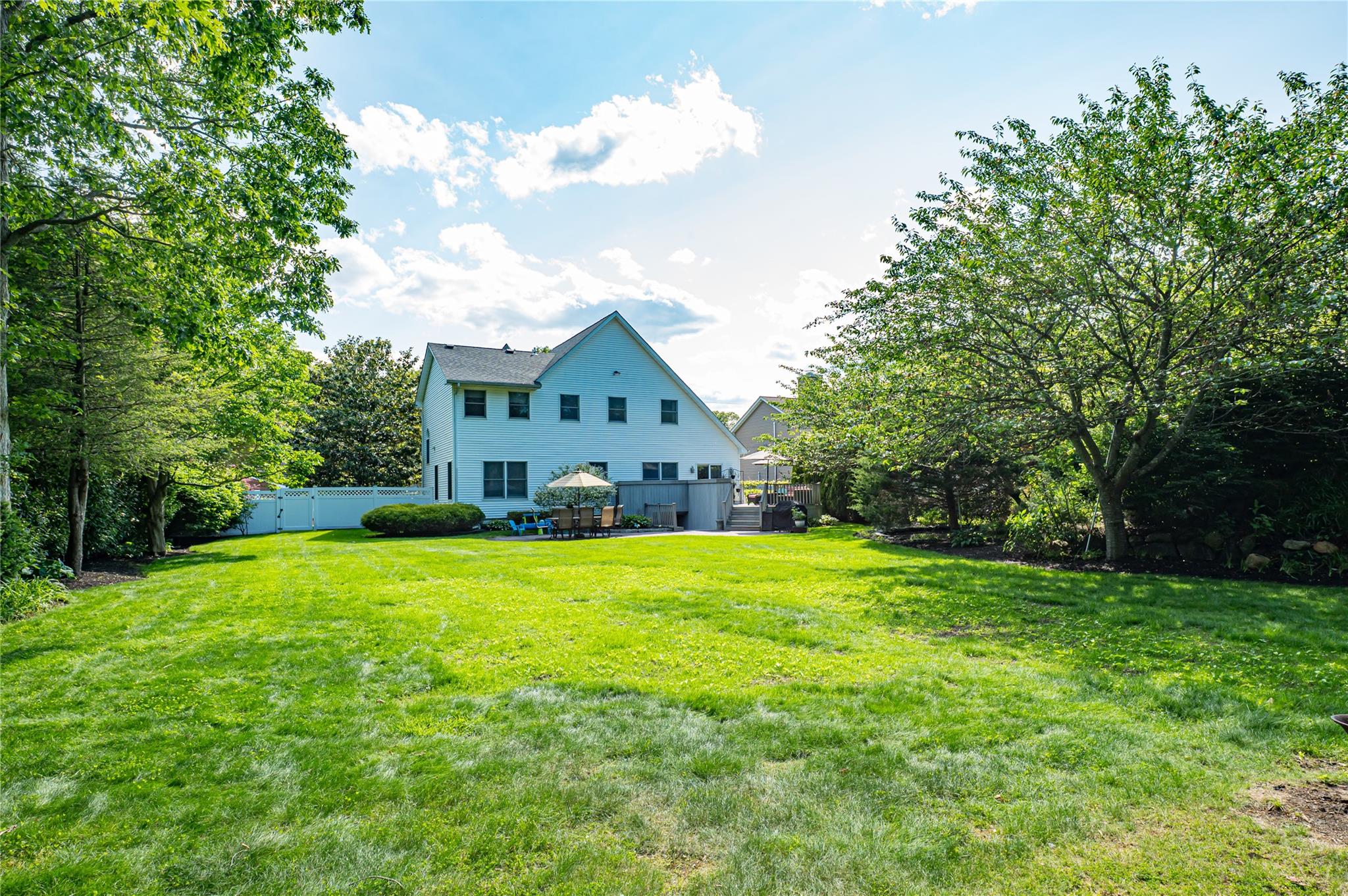 11 Aron Street, Smithtown, New York image 32