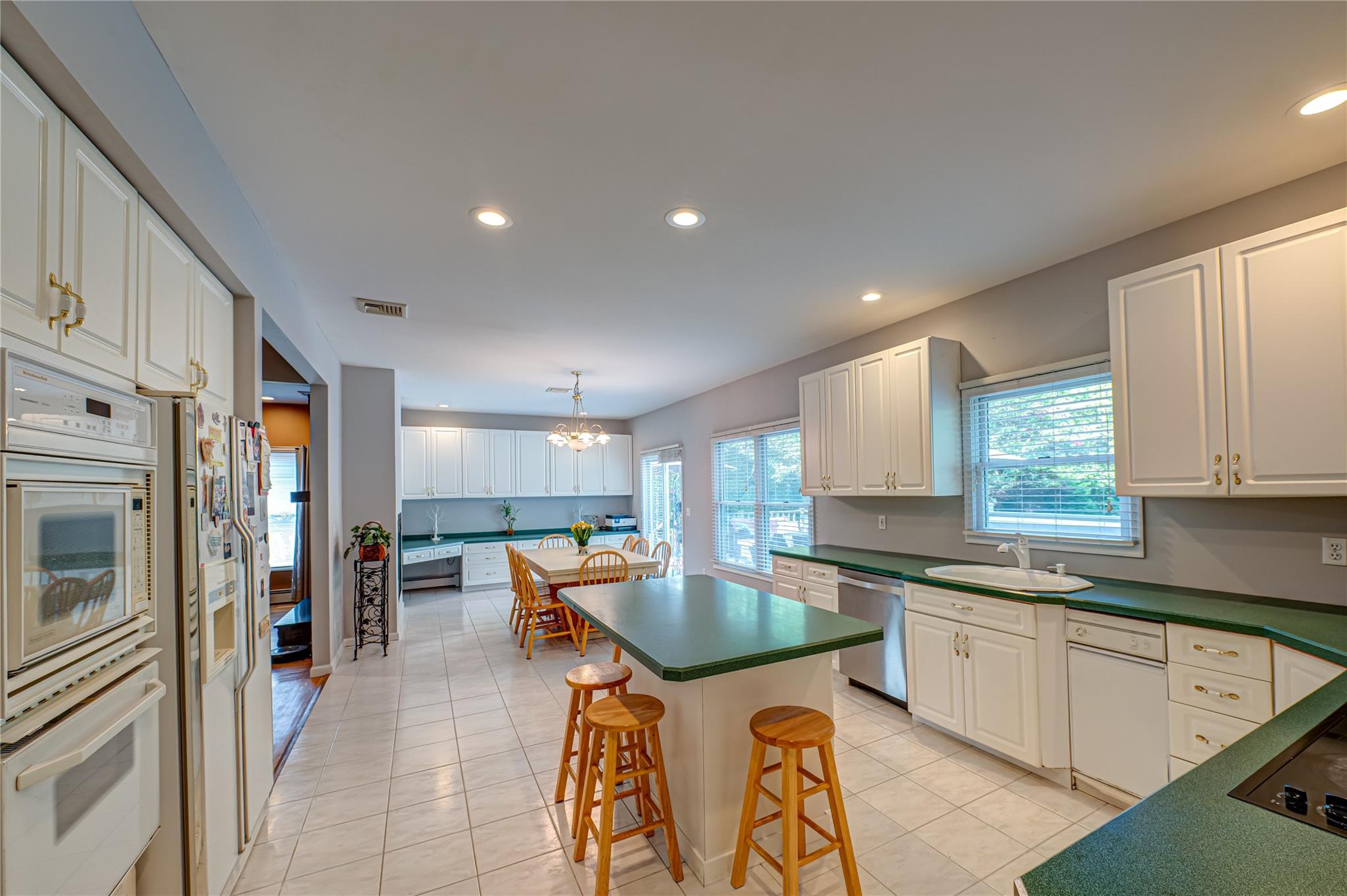 11 Aron Street, Smithtown, New York image 10