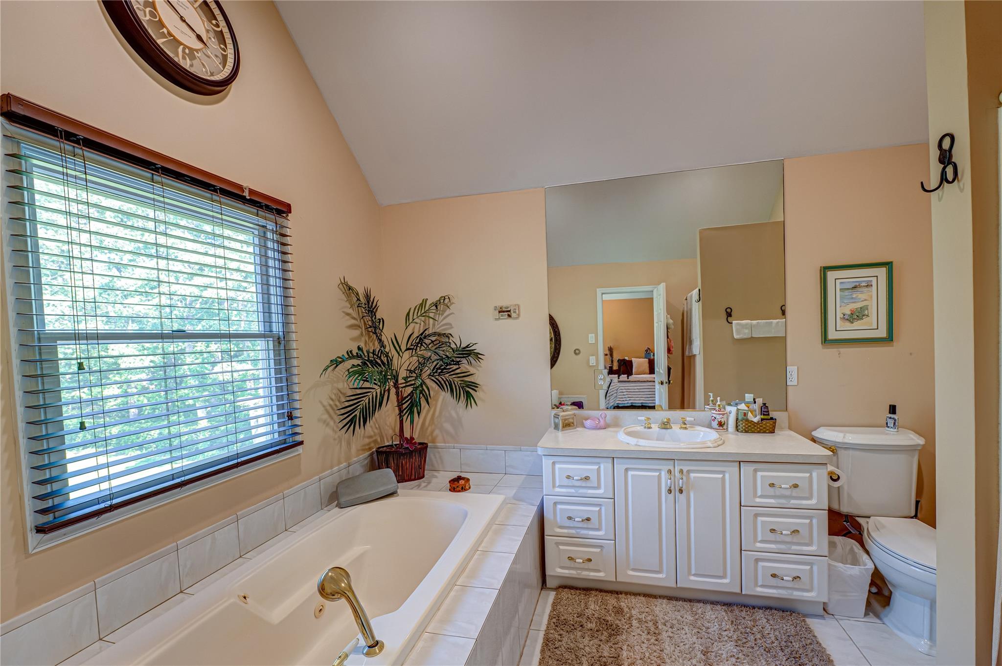 11 Aron Street, Smithtown, New York image 18