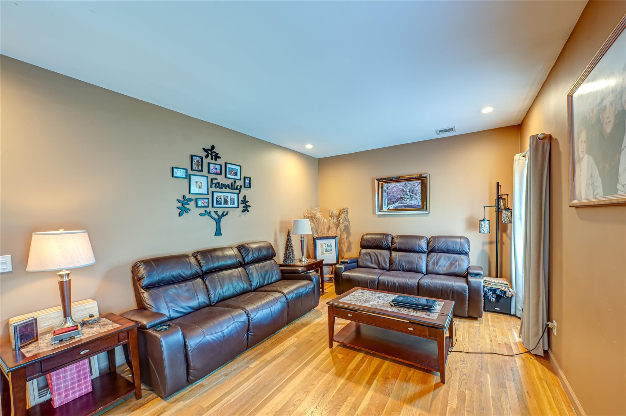 11 Aron Street, Smithtown, New York image 9
