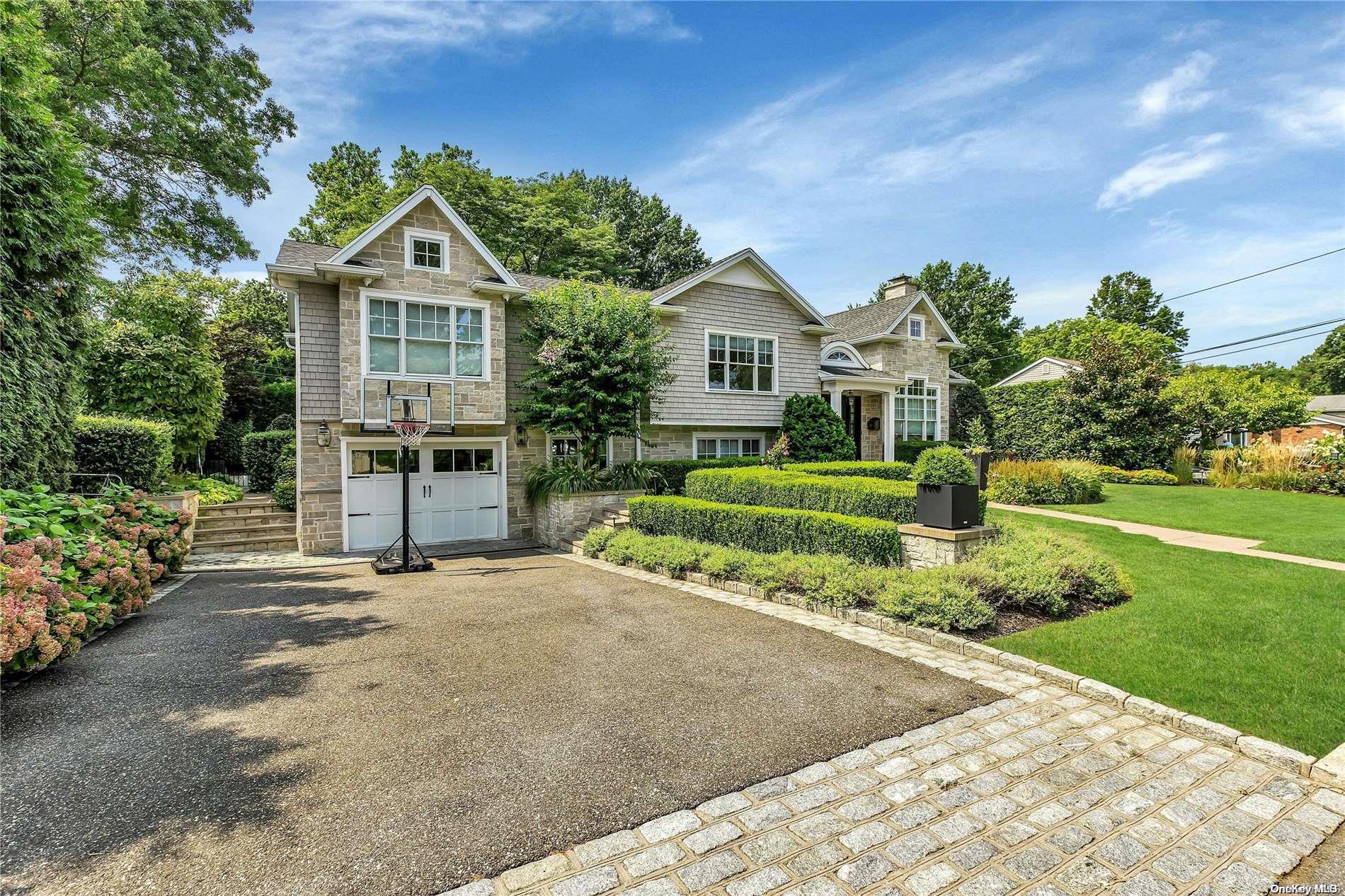 33 Harwood Drive, Glen Cove, New York image 2