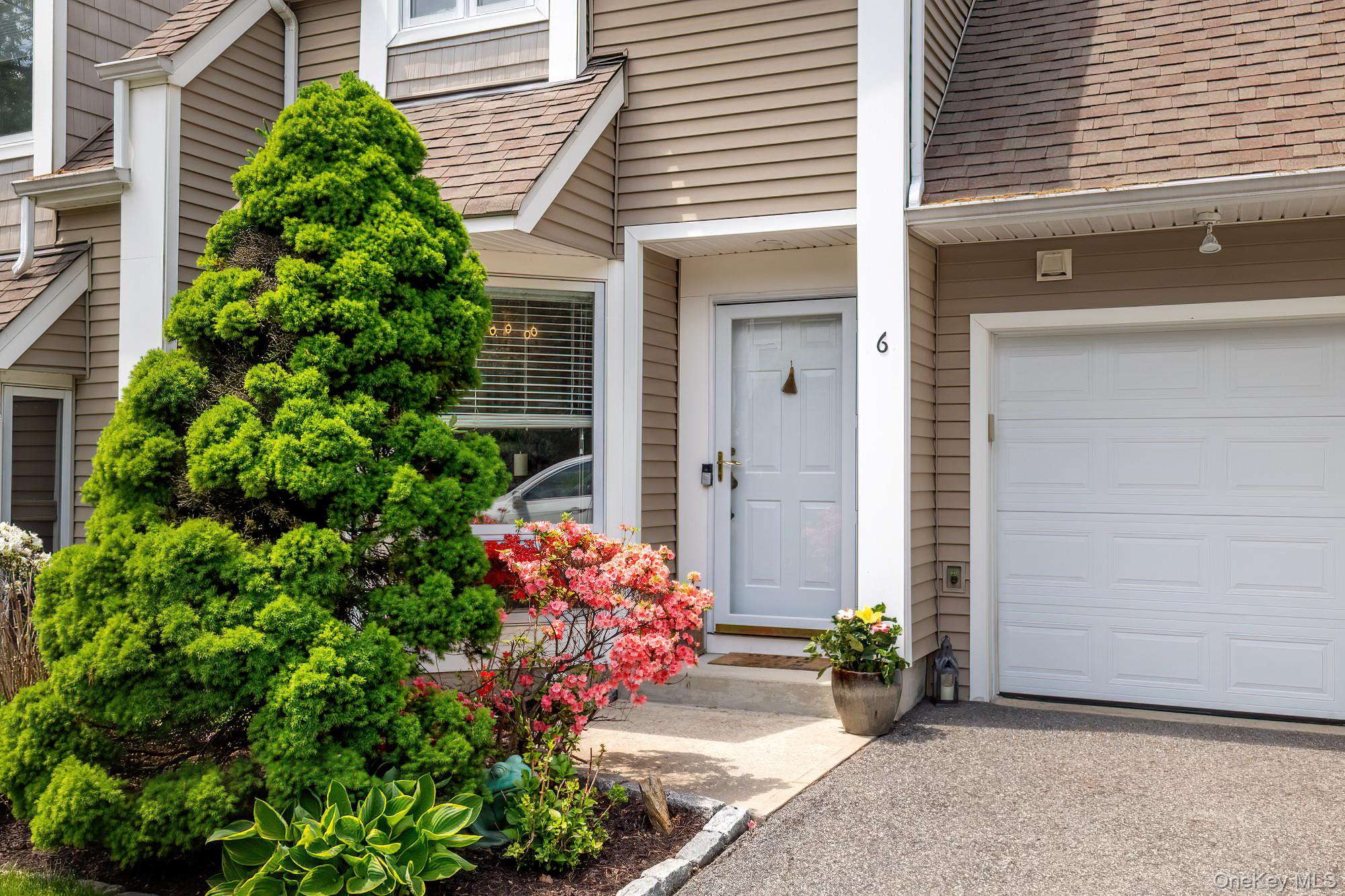 6 Spring Pond Drive