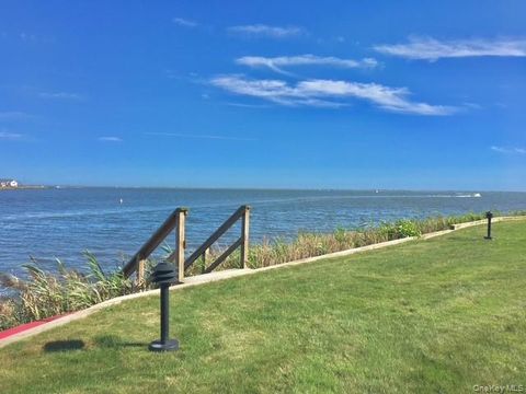 Homes For Sale - 8 Victoria Drive #8<br/> Suffolk County, Amityville, NY 11701