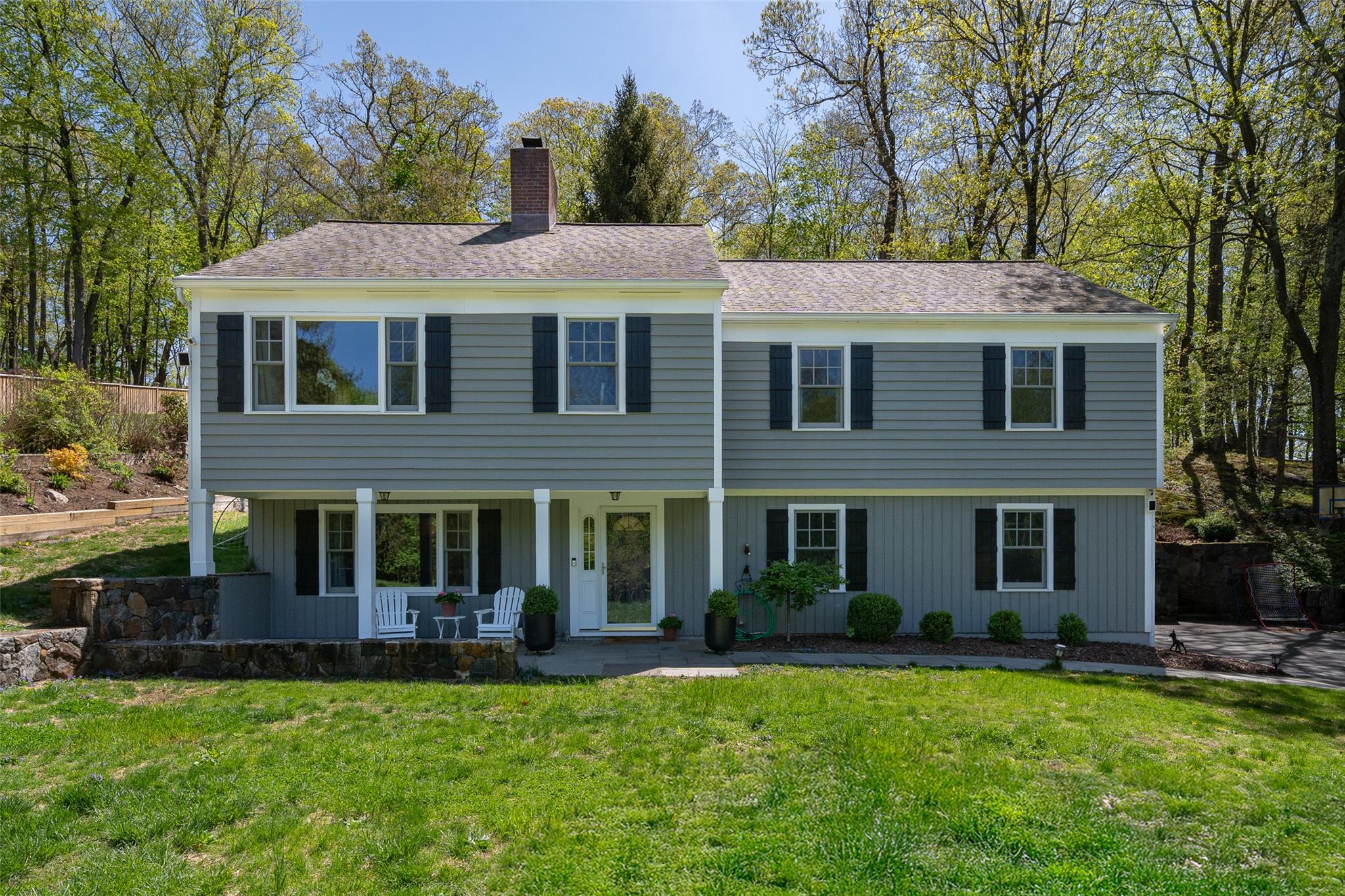 Cliffside Lane, Bedford Corners, New York - 3 Bedrooms  
3 Bathrooms  
8 Rooms - 