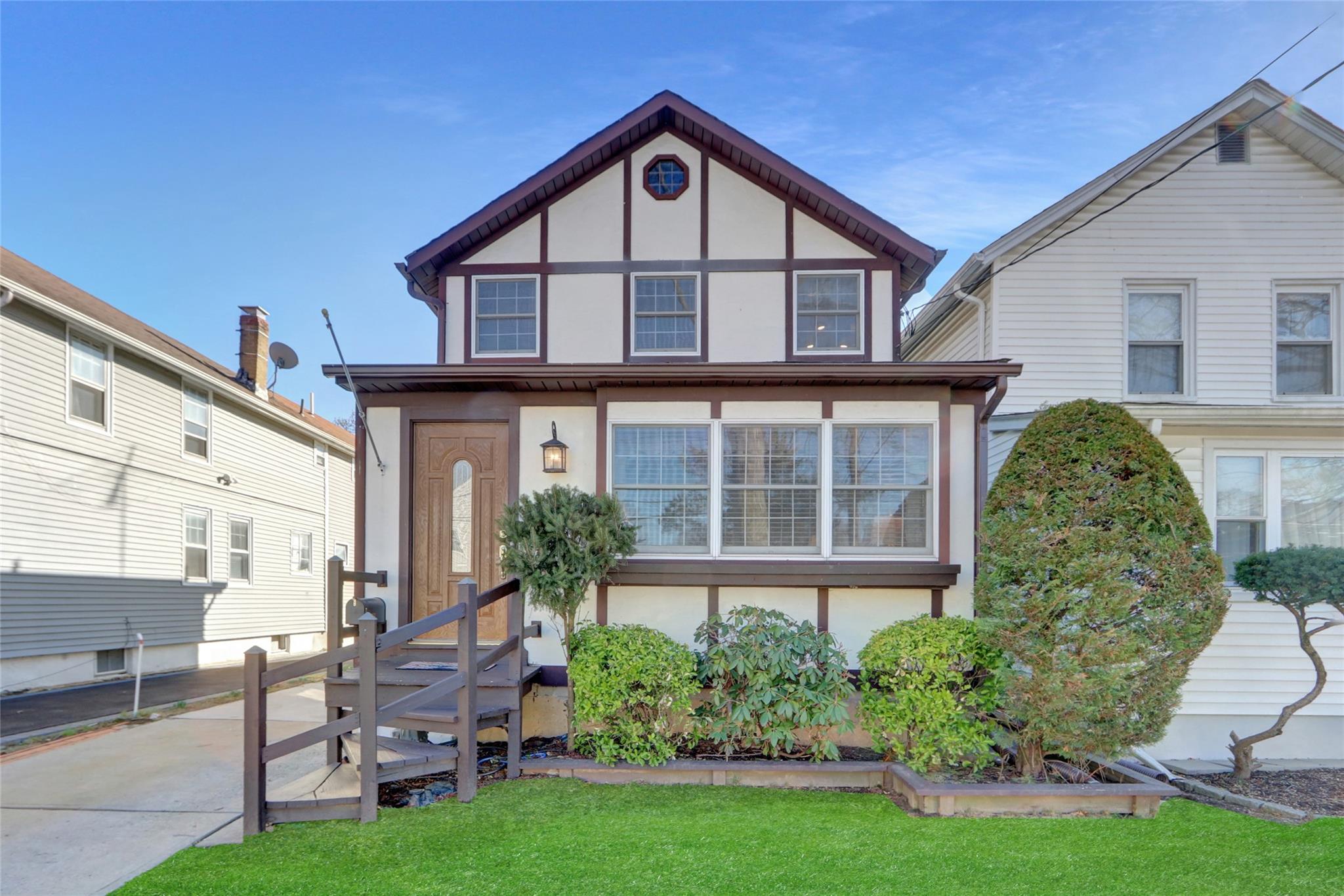 588 Maple Street, West Hempstead, New York image 1