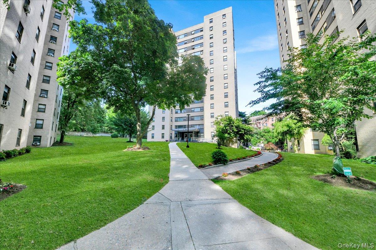 6 Fordham Hill Oval 10A