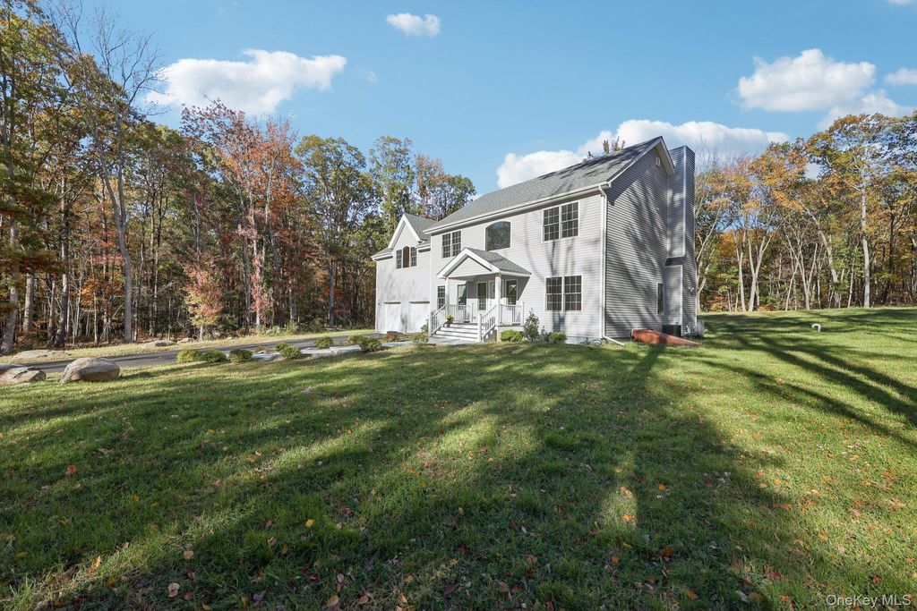 Photo of 27 Oak Hill Road, Monroe, NY 10950 (MLS # 923081)