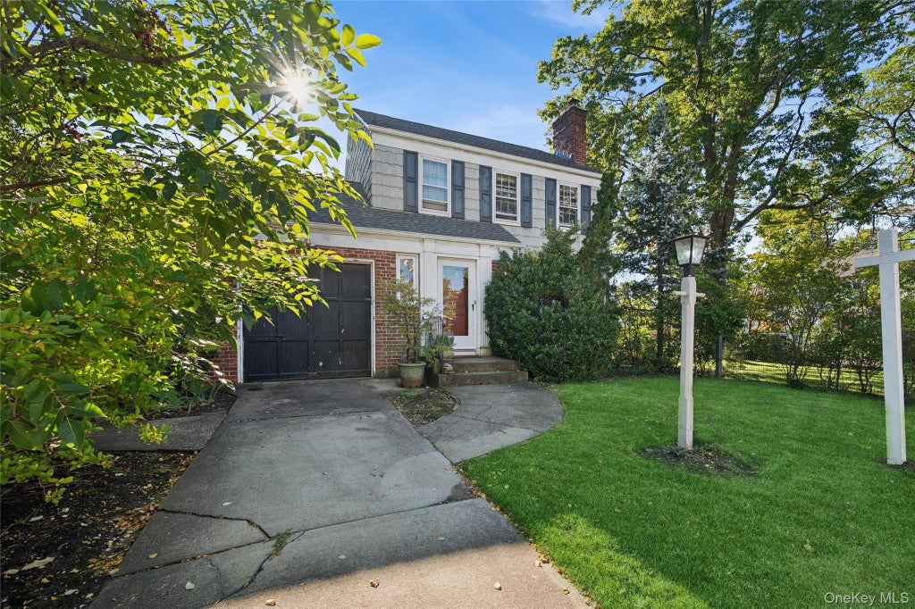 Photo of 1569 Hewlett Avenue, Hewlett, NY 11557 (MLS # 1059914)