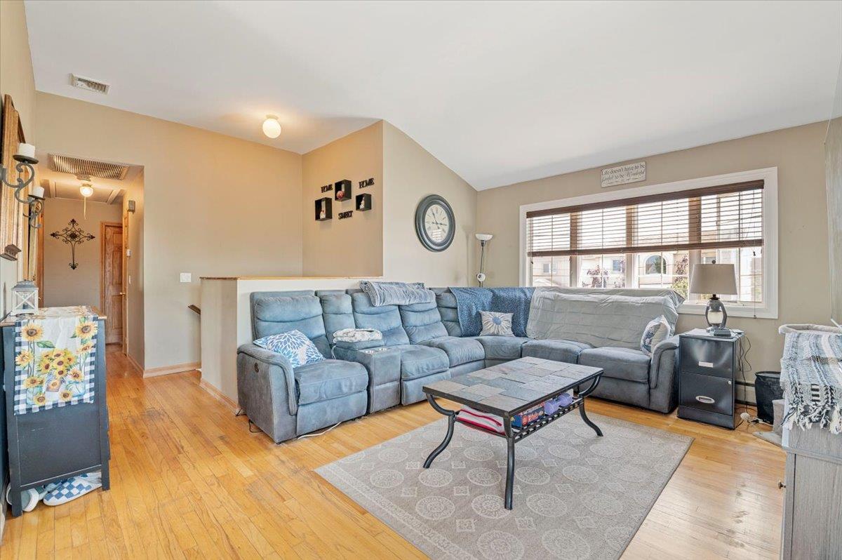 2635 W Alder Road, Bellmore, New York image 16