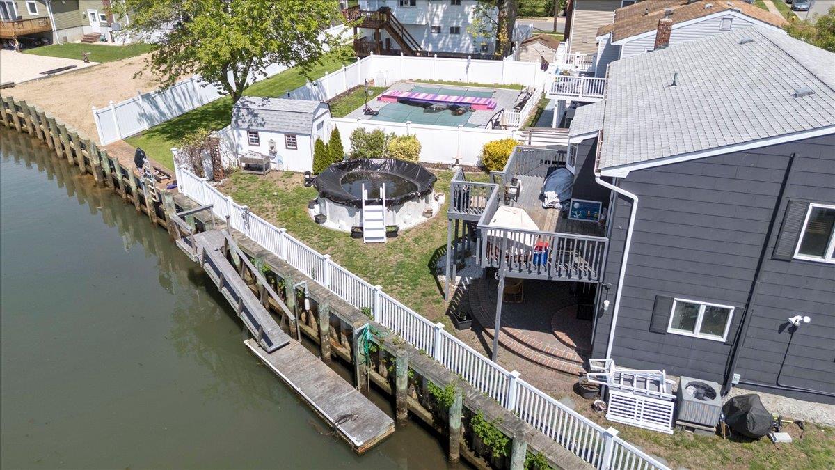2635 W Alder Road, Bellmore, New York image 33