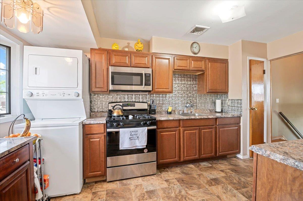 2635 W Alder Road, Bellmore, New York image 19