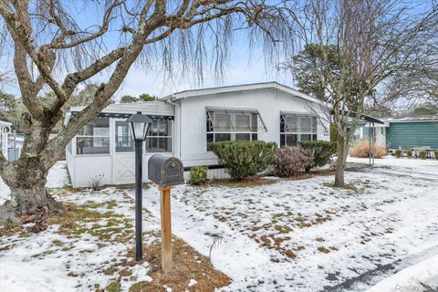 Homes For Sale - 525-183 Riverleigh Avenue #183<br/> Riverhead, NY 11901