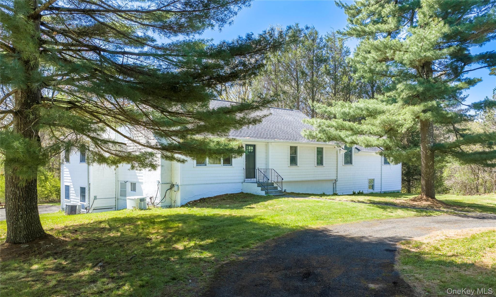 103 S Harmony Hill Road