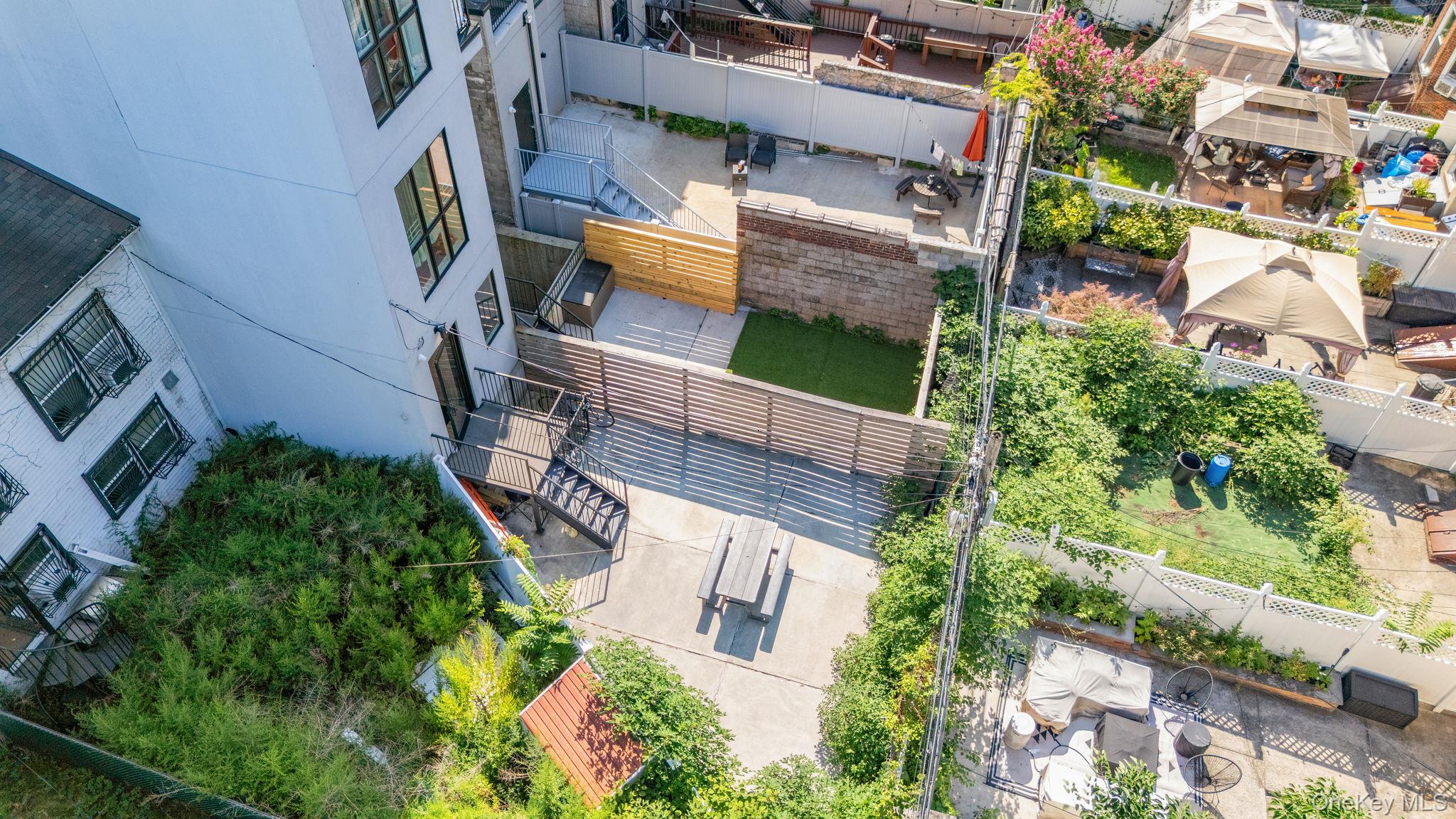 305 Sumpter Street