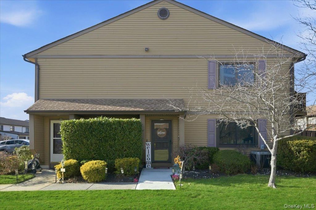 Photo of 100 Daly Boulevard #1402, Oceanside, NY 11572 (MLS # 943556)