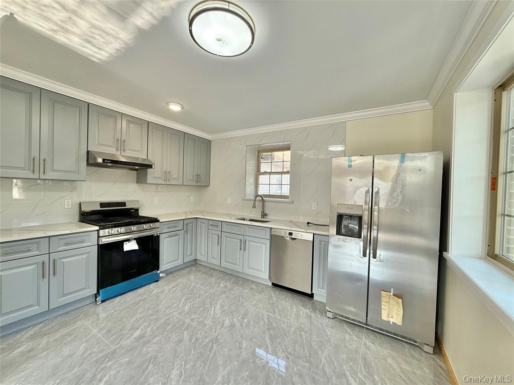 1604 Robertson Place