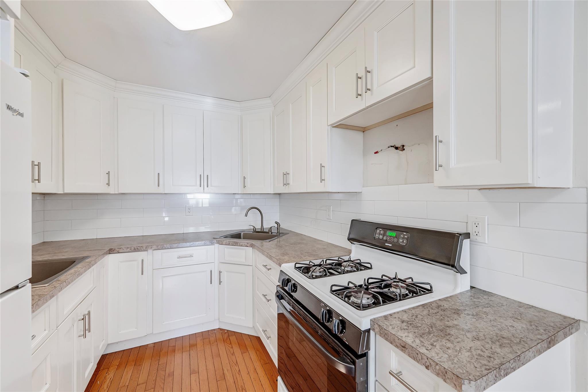 18/20 Wolfe Drive, Spring Valley, New York image 11
