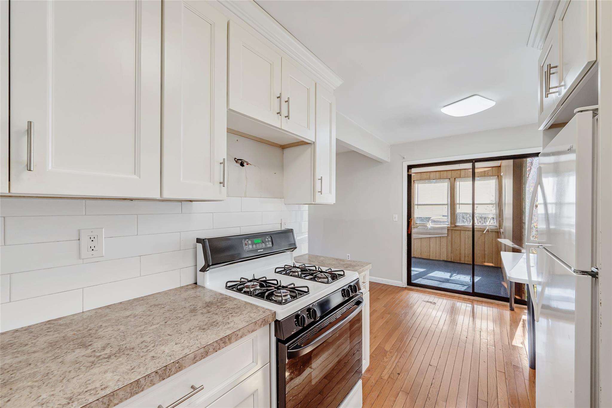 18/20 Wolfe Drive, Spring Valley, New York image 12