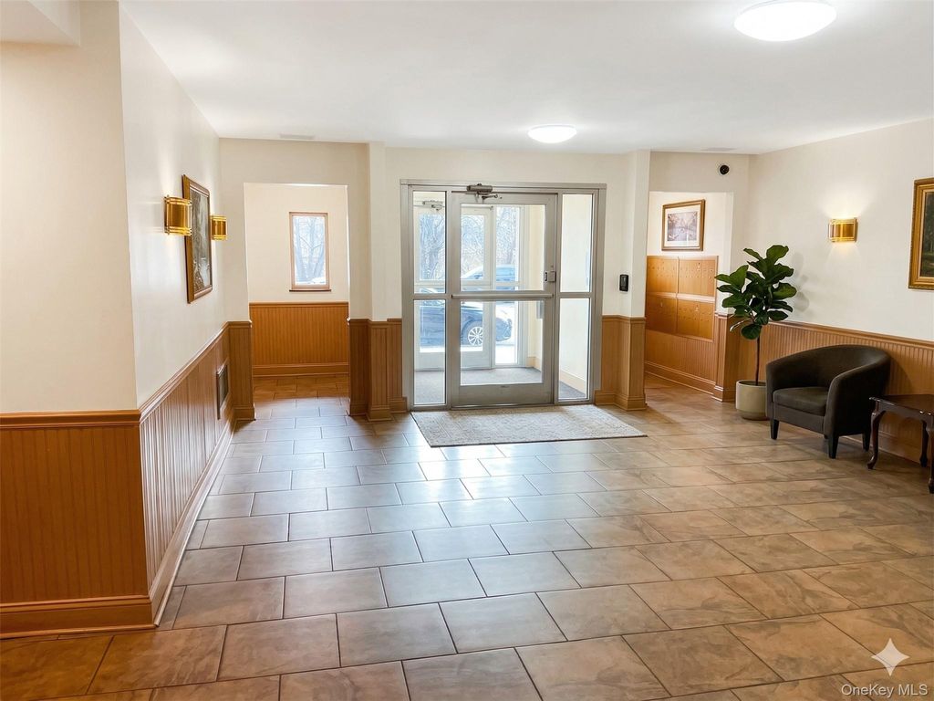 Photo of 245 Bronx River Road #7F, Yonkers, NY 10704 (MLS # 970676)