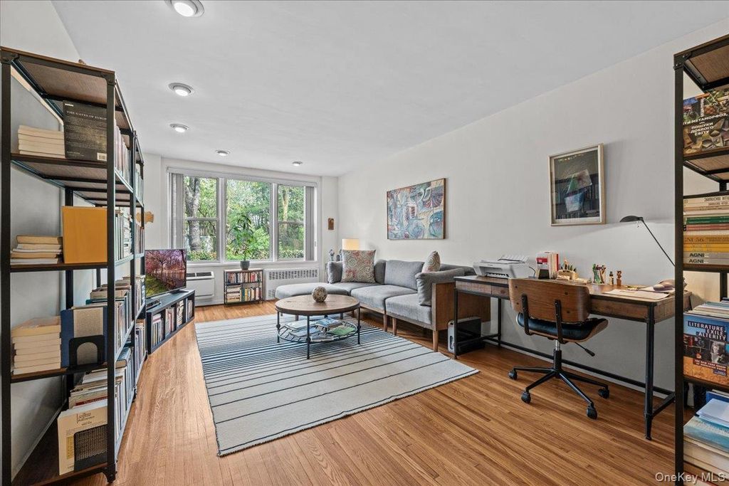 Photo of 601 Kappock Street #2F, Bronx, NY 10463 (MLS # 987801)