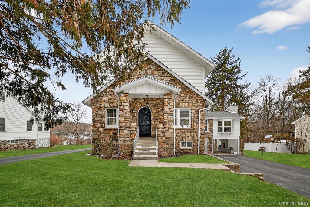 Photo of 71 Walton Terrace, Monroe, NY 10950 (MLS # 942117)