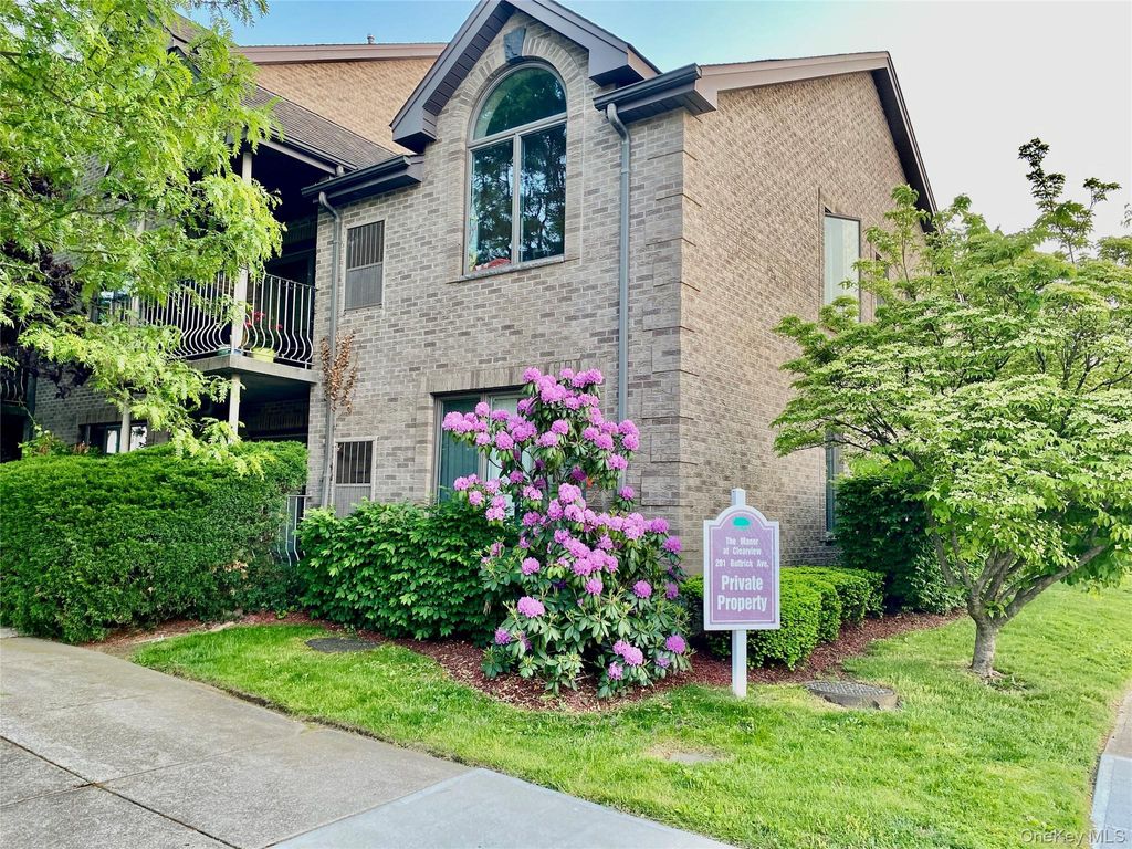 Photo of 201 BUTTRICK Ave #5D, Bronx, NY 10465 (MLS # 927017)