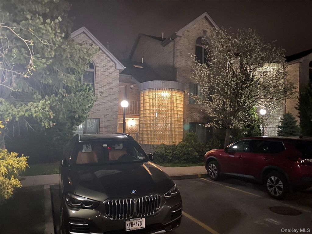 Photo of 201 BUTTRICK Ave #5D, Bronx, NY 10465 (MLS # 927017)