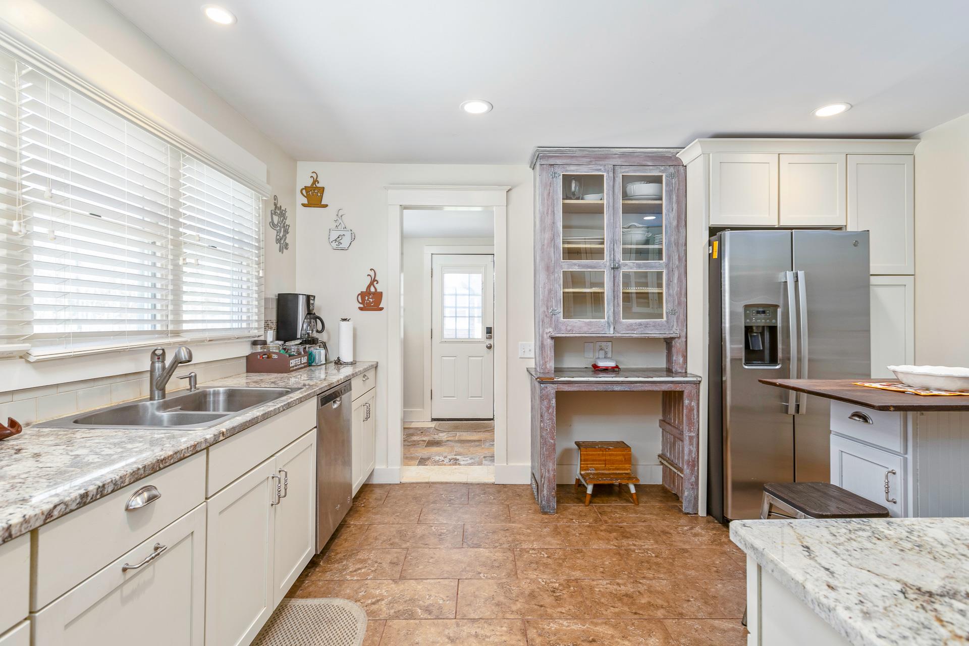 572 Montauk Highway, Westhampton Beach, New York image 10