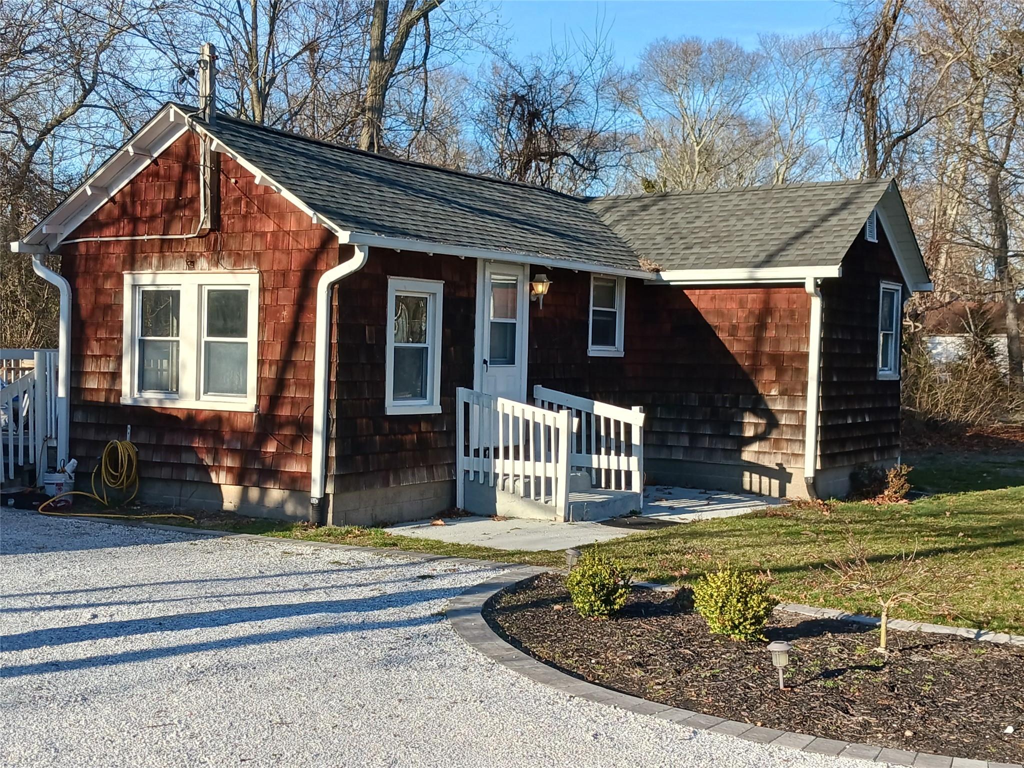 572 Montauk Highway, Westhampton Beach, New York image 2