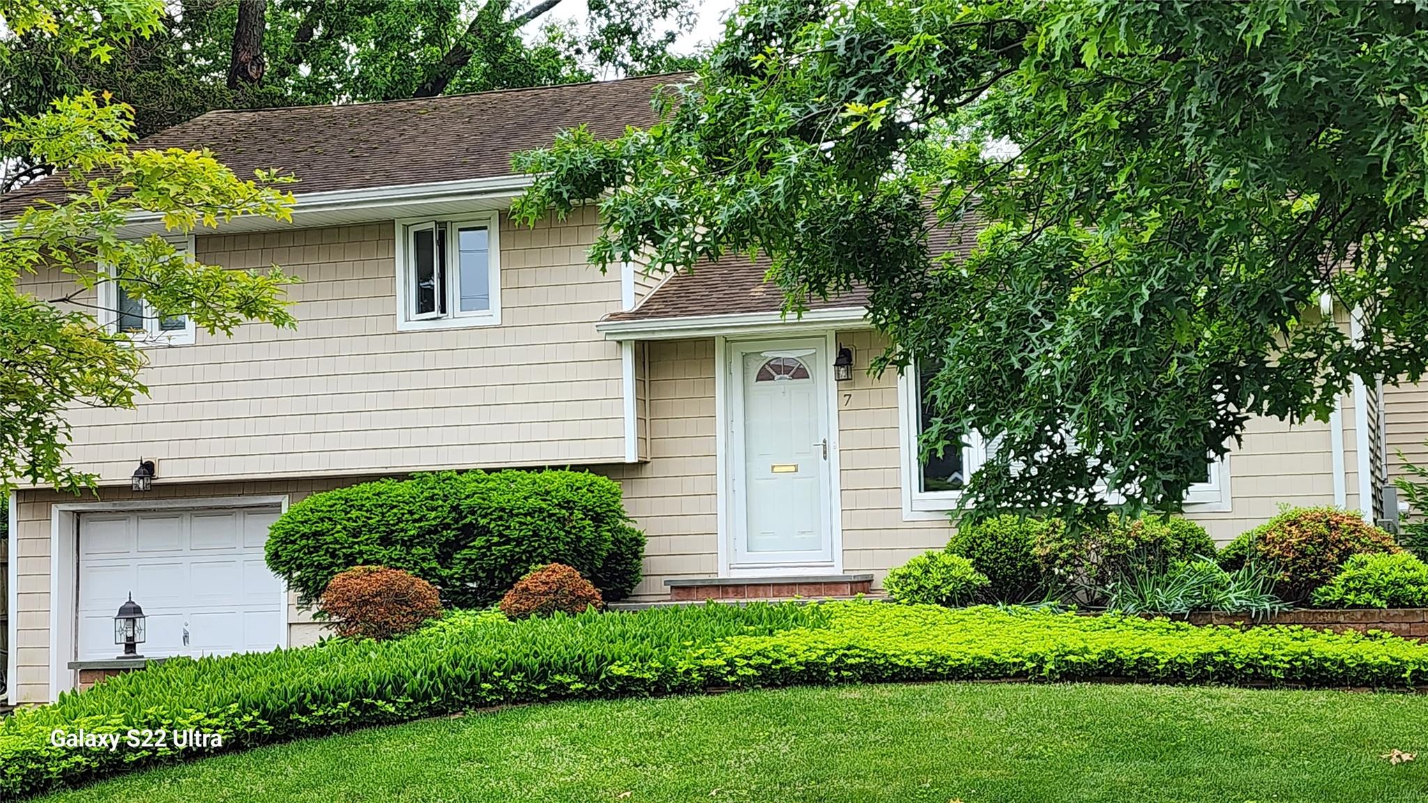 7 Knoll Lane, Jericho, New York image 1