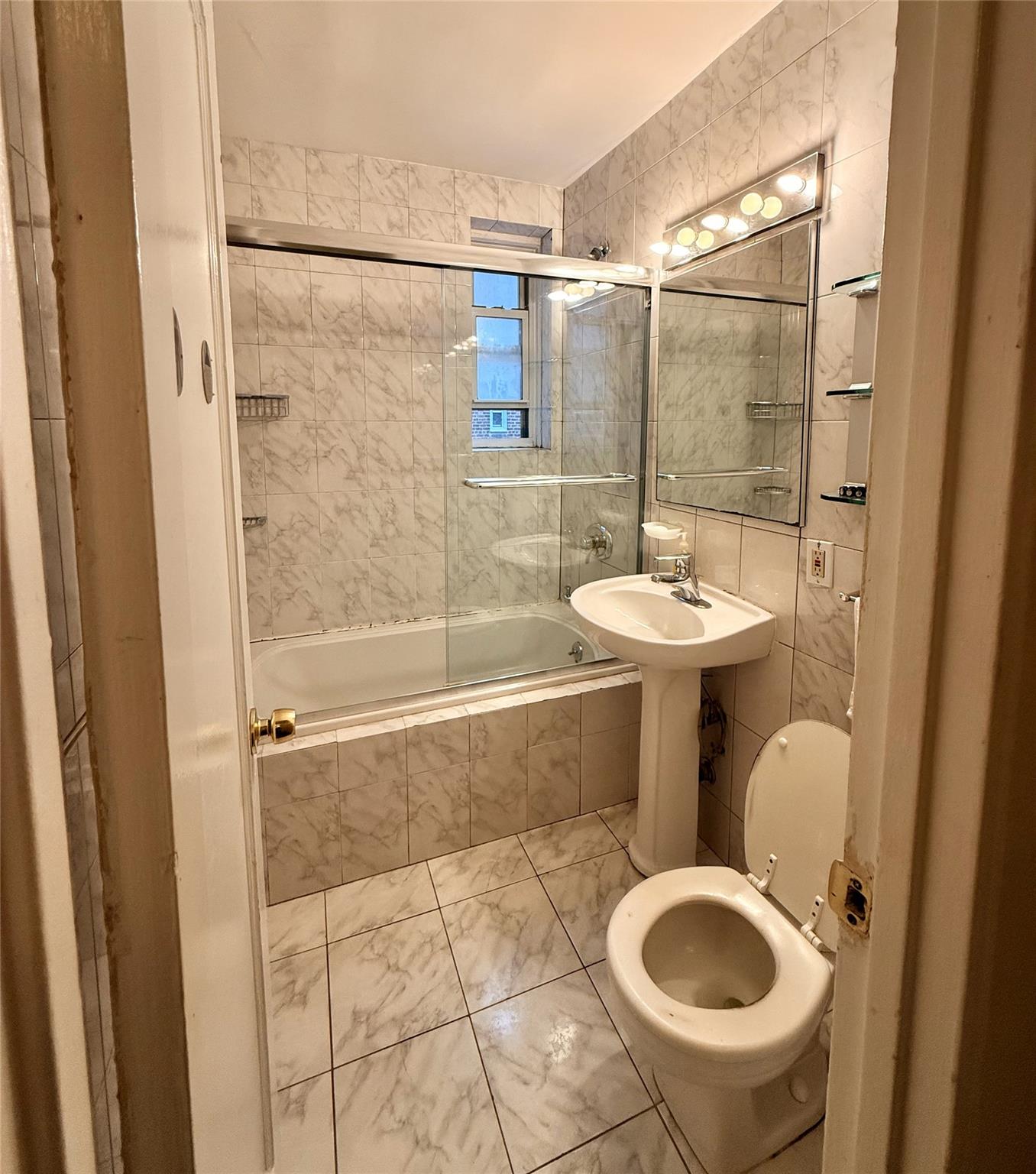 105-24 64 Rd #4L, Forest Hills, New York image 9