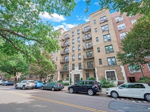 Photo of 144-44 Sanford Avenue #3A, Flushing, NY 11355 (MLS # 919886)