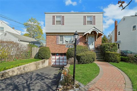 Photo of 150 Windermere Drive, Yonkers, NY 10710 (MLS # 985287)