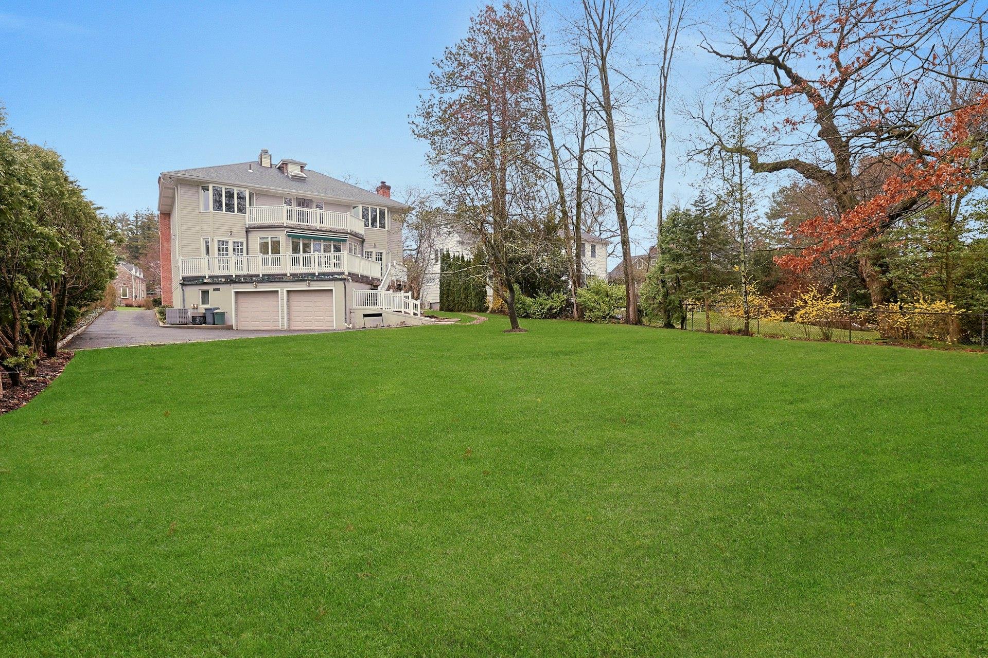 45 Montrose Road, Scarsdale, New York image 2