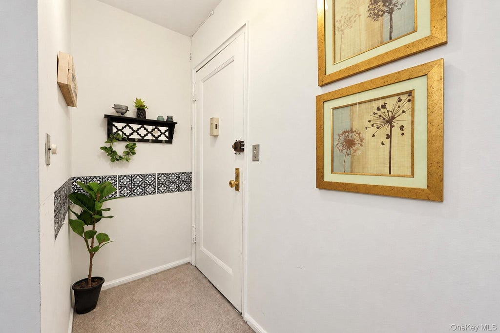 Photo of 517 Riverdale Avenue #2H, Yonkers, NY 10705 (MLS # 1056665)