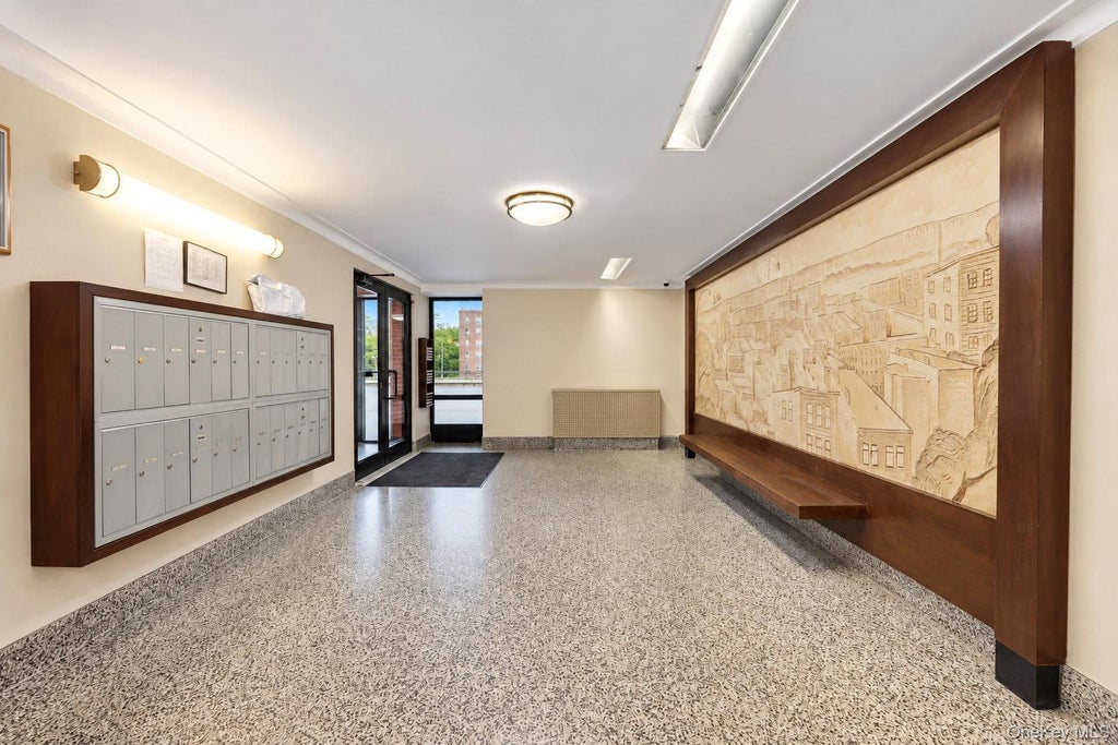 Photo of 517 Riverdale Avenue #2H, Yonkers, NY 10705 (MLS # 1056665)