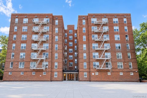 Homes For Sale - 517 Riverdale Avenue #2H<br/> Westchester County, Yonkers, NY 10705