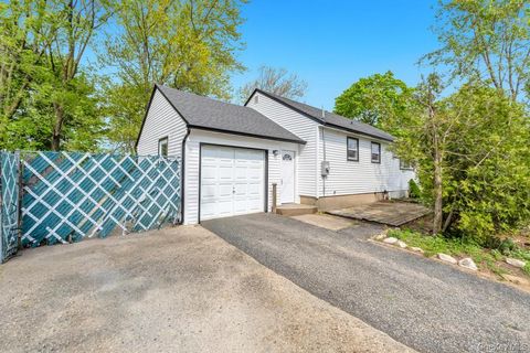 Photo of 51 Morning Drive, Centereach, NY 11720 (MLS # 997006)